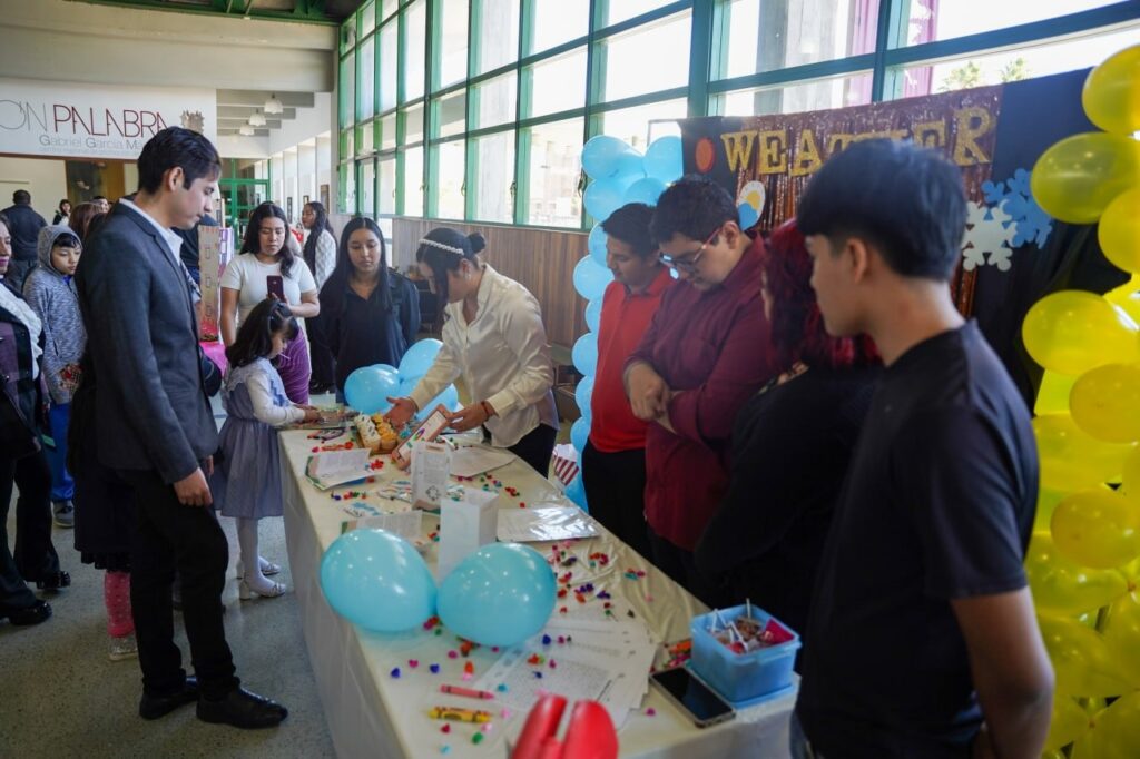 Culminan 300 jóvenes cursos de habilidades y certificaciones escolares en Nuevo Laredo