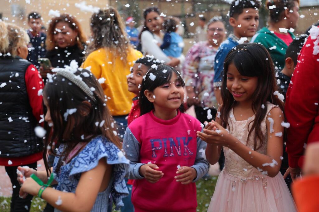 Disfrutan neolaredenses “Mágica Navidad” en el Zoológico