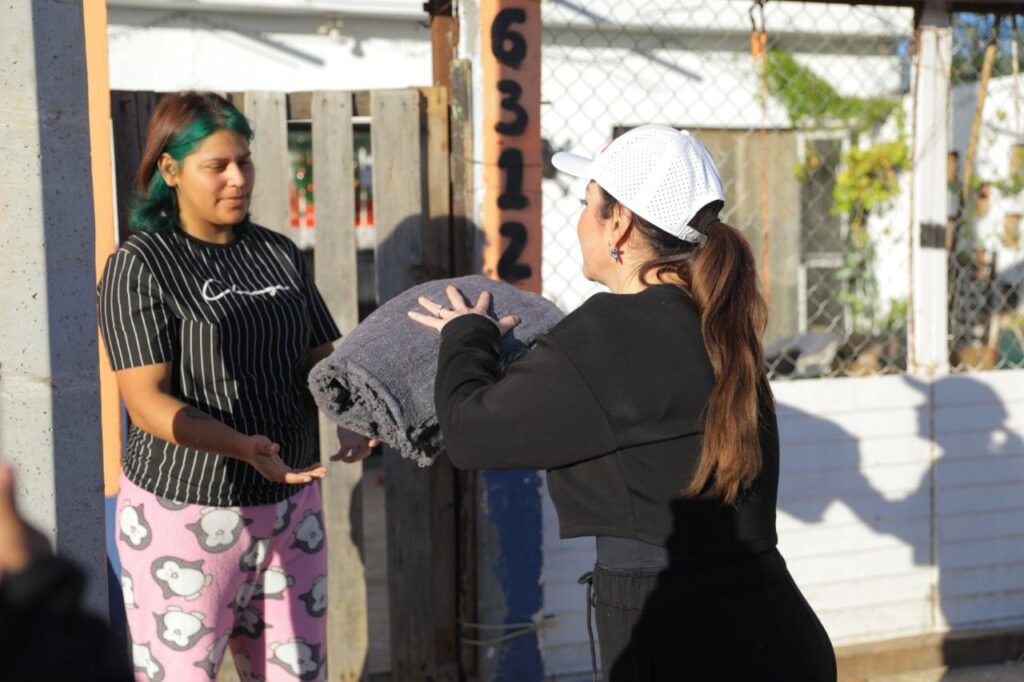 Agradecen vecinos de los Olivos II en Nuevo Laredo apoyo invernal