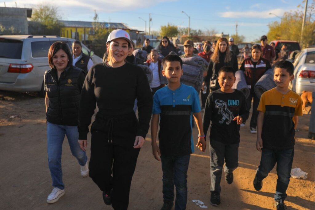 Agradecen vecinos de los Olivos II en Nuevo Laredo apoyo invernal