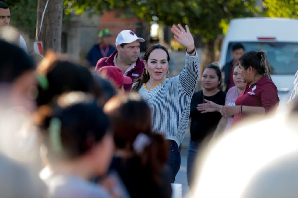 Comparte alcaldesa Carmen Lilia Canturosas Día de Reyes Magos con habitantes al poniente de Nuevo Laredo