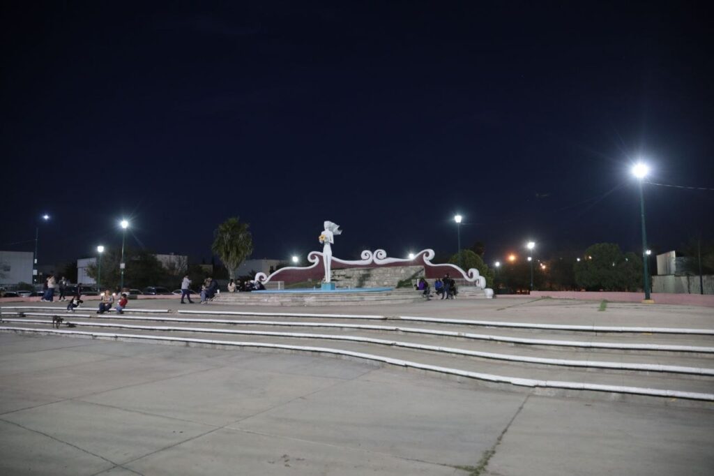 Gobierno de Nuevo Laredo mejorará iluminación de plazas de la ciudad