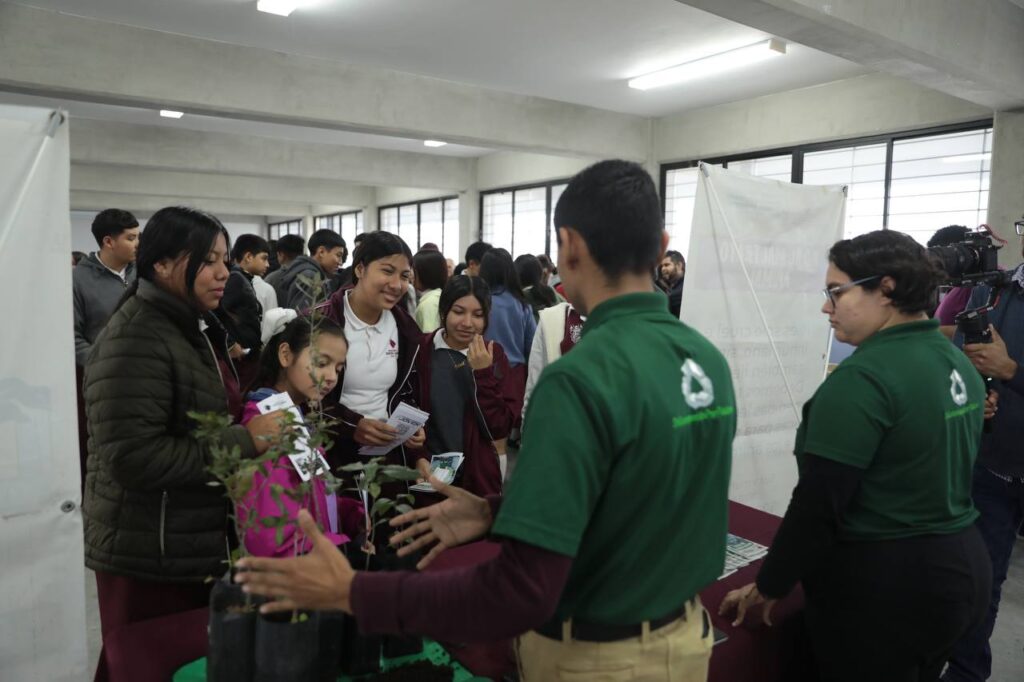 IMJUVE Nuevo Laredo lleva brigada “Contacto Joven” a estudiantes del poniente de la ciudad