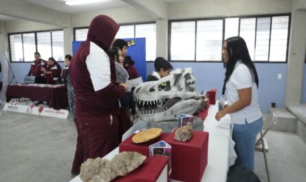 IMJUVE Nuevo Laredo lleva brigada “Contacto Joven” a estudiantes del poniente de la ciudad