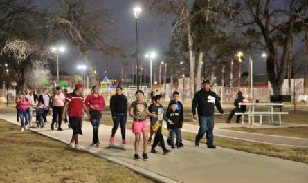 Agradecen familias renovación del Parque Mendoza en Nuevo Laredo