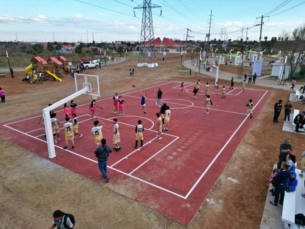 La transformación avanza; entrega Carmen Lilia Canturosas rehabilitación de área deportiva y recreativa del Laguito