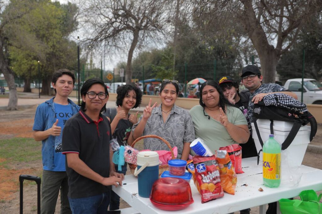 Celebran familias neolaredenses reapertura del Parque Viveros