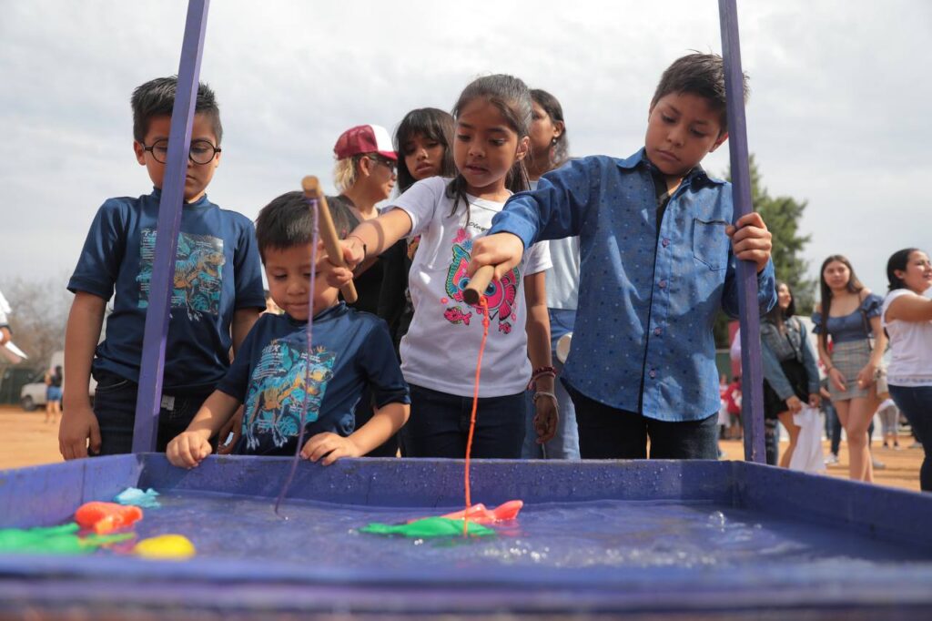 Celebran familias neolaredenses reapertura del Parque Viveros