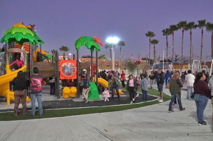 Disfrutan familias de Nuevo Laredo renovados parques Viveros y Narciso Mendoza