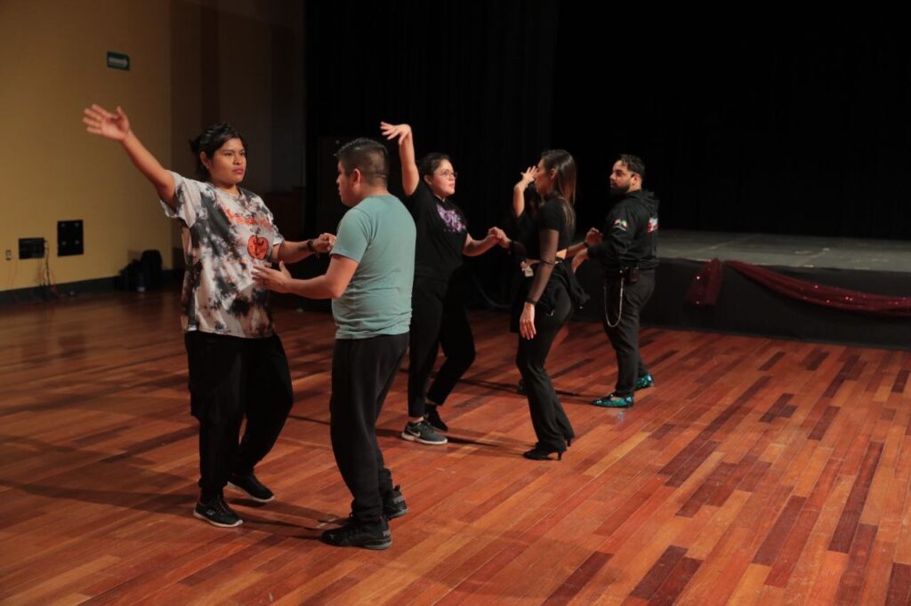 Brinda Nuevo Laredo clases de danza gratuita a jóvenes