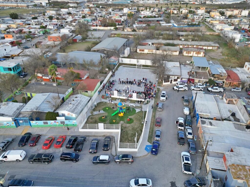 Entrega de obras no se detiene; inaugura Carmen Lilia Canturosas plazas, vialidades y baños de unidad deportiva