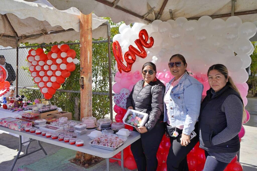 Organiza CEDIF del DIF Nuevo Laredo bazar de San Valentín; invitan a consumir local