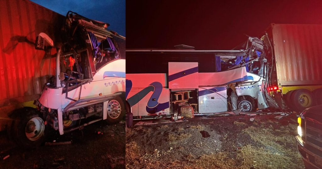 Un muerto y 37 heridos en choque de autobús y tráiler en la Victoria-Zaragoza