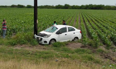 Accidente en Carretera Federal 101 deja tres mujeres y un menor heridos