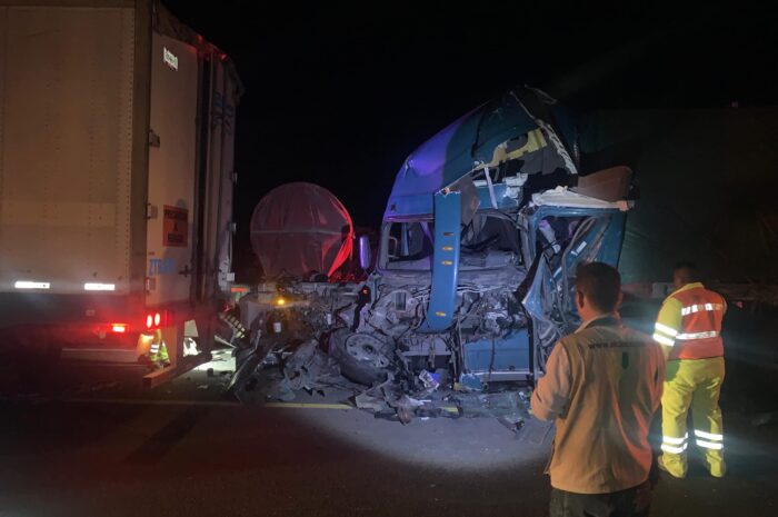 Choque de camiones en la carretera Zaragoza-Victoria deja conductor herido