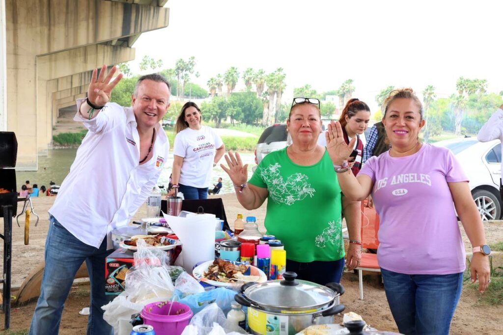 Carlos Canturosas celebra el Domingo de Pascua en Nuevo Laredo