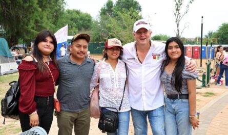 Carlos Canturosas celebra el Domingo de Pascua en Nuevo Laredo