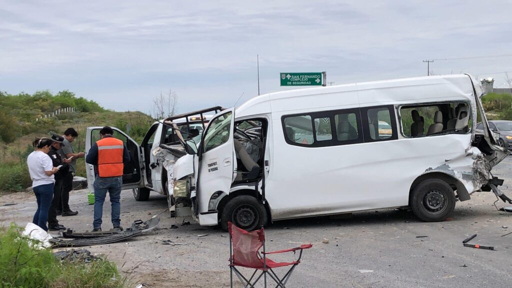 Accidente en Reynosa deja dos heridos y cuantiosos daños