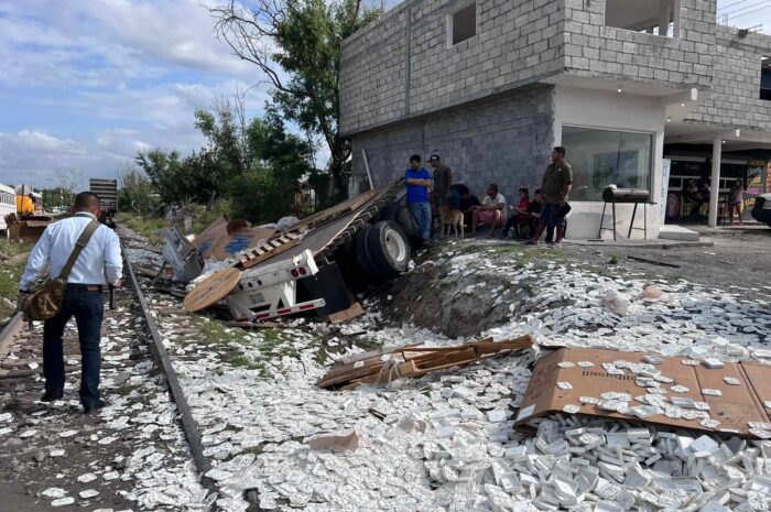 Por tratar de ganarle el paso, tráiler es impactado por el tren en Reynosa