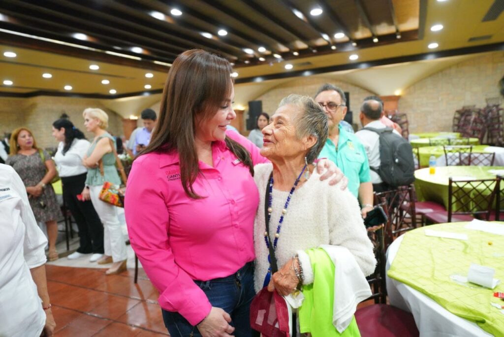 Carmen Lilia Canturosas: comprometida con la educación en Nuevo Laredo