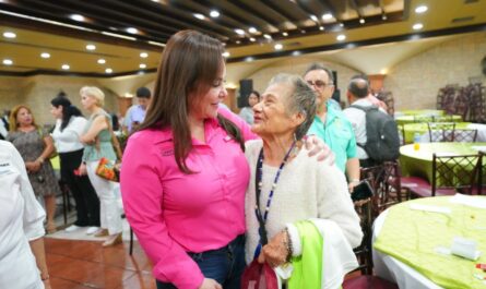 Carmen Lilia Canturosas: comprometida con la educación en Nuevo Laredo