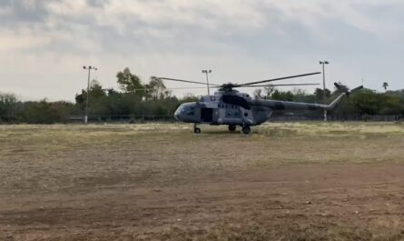 Despliegan helicóptero para combatir incendio en Cañón del Novillo