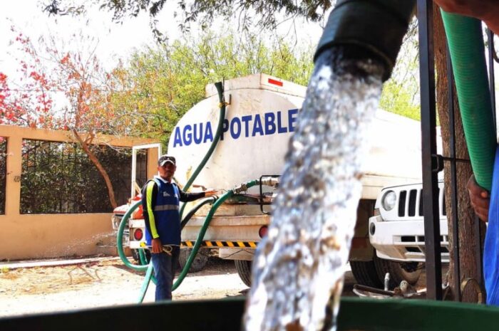 Aumenta drásticamente la demanda de pipas de agua para escuelas en Victoria