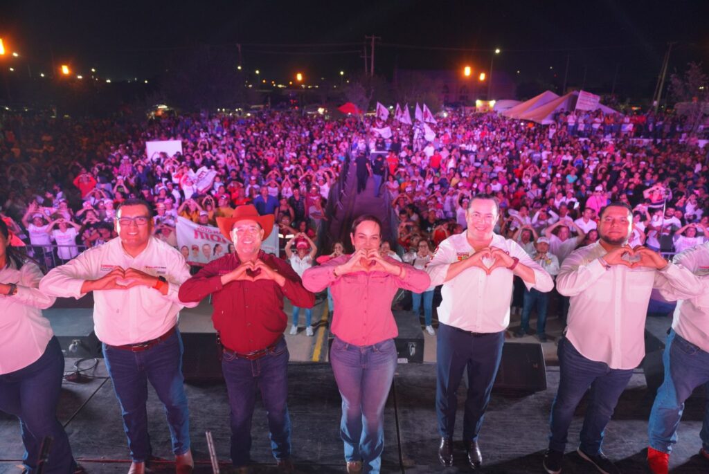 Dan respaldo a Carmen Lilia Canturosas miles de familias del Distrito III