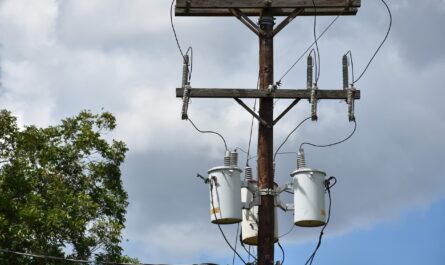 Altas temperaturas colapsan circuitos de alumbrado público en Victoria