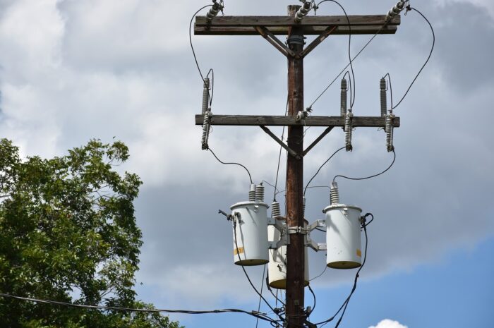 Altas temperaturas colapsan circuitos de alumbrado público en Victoria