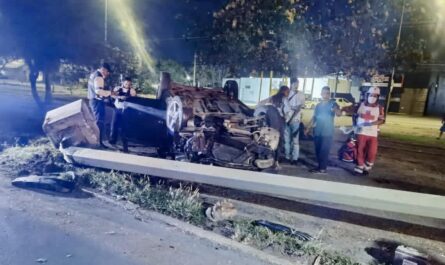 Jóvenes sufren aparatoso accidente en Ciudad Victoria tras noche de fiesta