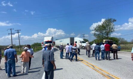 Agricultores Bloquean Carretera en San Fernando