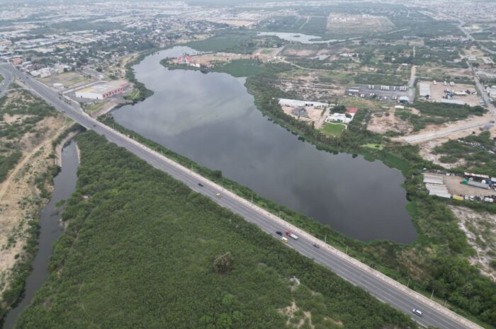 Rescata Gobierno de Nuevo Laredo El Laguito; erradica descargas y lirio acuático