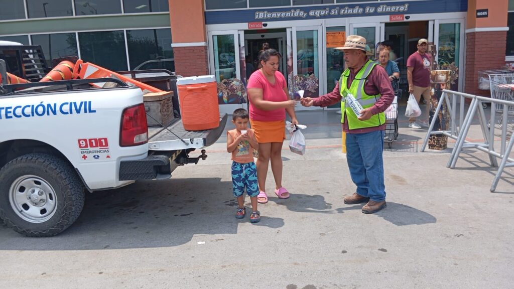 Mantiene Protección Civil operativo con puntos de hidratación ante altas temperaturas en Nuevo Laredo