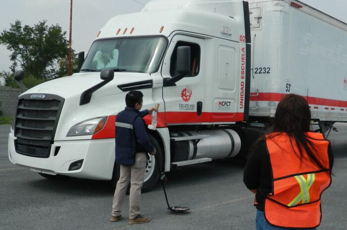 Brinda IMJUVE Nuevo Laredo beca del 60 por ciento en capacitación para ser operador de autotransporte de carga