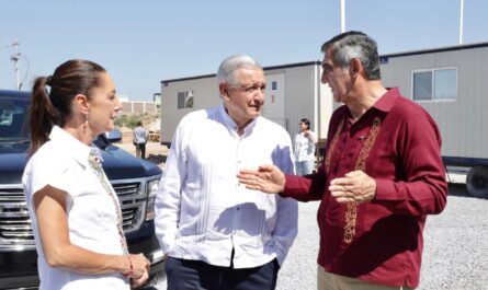 Encabezan reunión en Nuevo Laredo el presidente López Obrador, la presidenta electa Claudia Sheinbaum y el gobernador Américo Villarreal