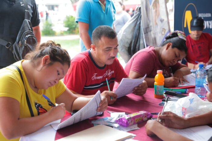 Responden neolaredenses a programa Empleo en tu Colonia