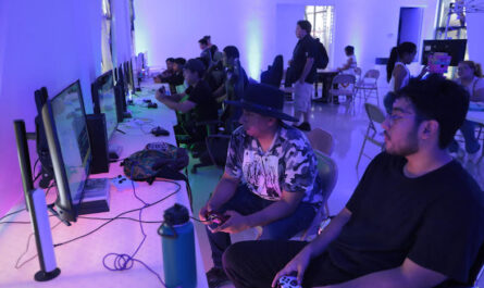 Disfrutan jóvenes tercera edición del “Gamer Fest” en Nuevo Laredo