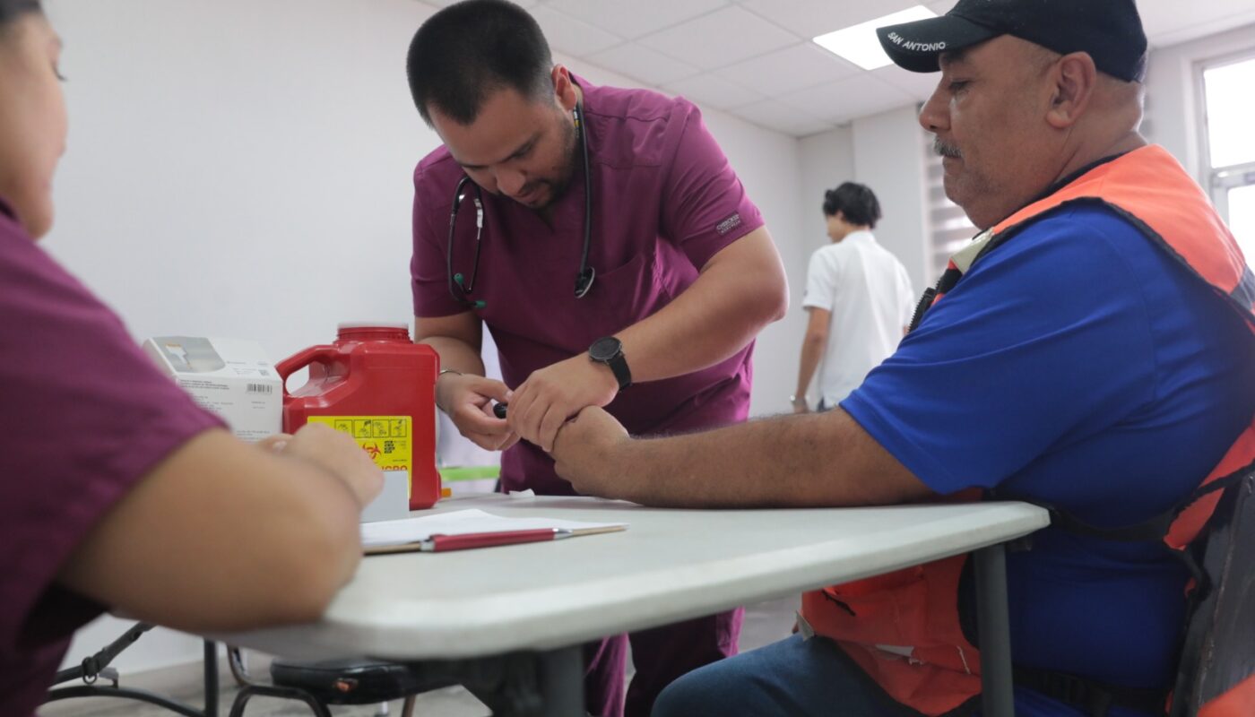 Acerca Gobierno de Nuevo Laredo servicios médicos gratuitos a trabajadores