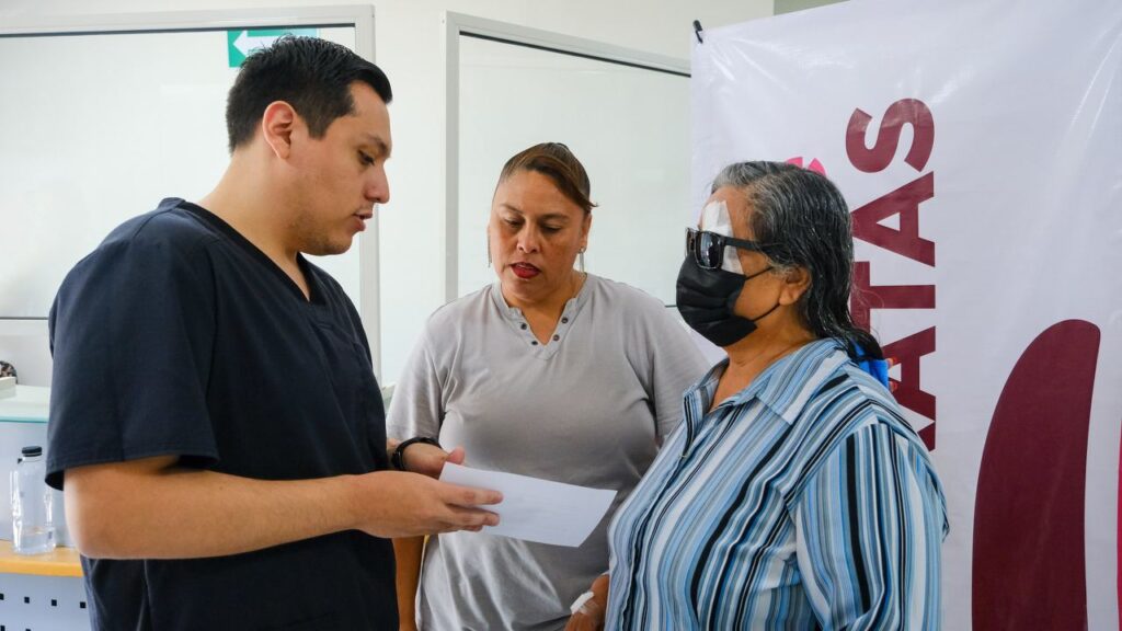 Recuperan la vista más de 100 ciudadanos gracias a campaña de operación de cataratas del DIF Nuevo Laredo