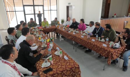 Encabezan alcaldesa Carmen Lilia Canturosas y autoridades militares trabajos de prevención ante posible llegada de huracán Beryl