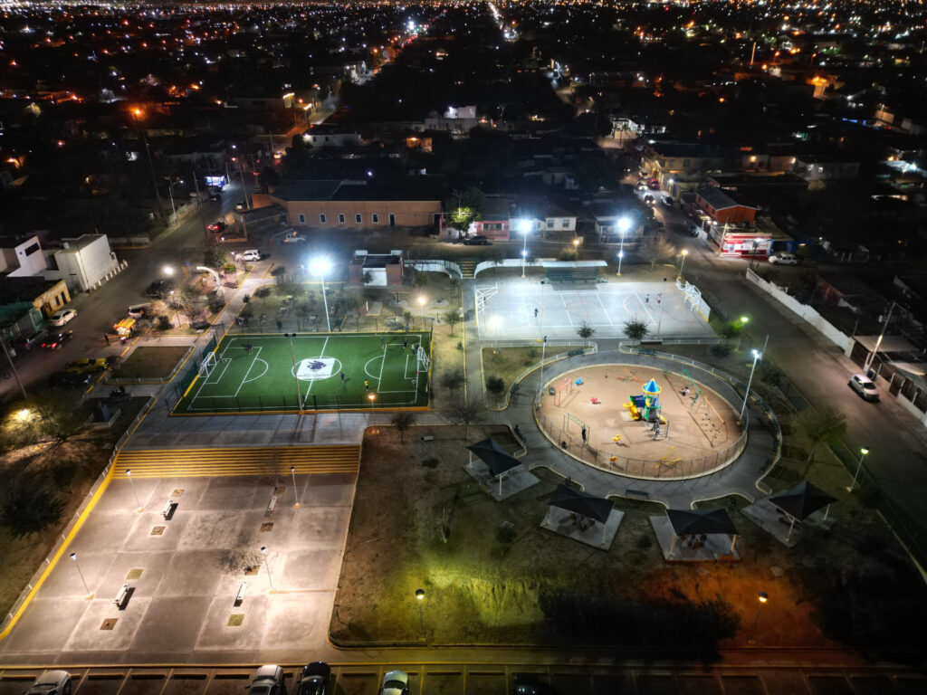 Avanza transformación de alumbrado en espacios públicos de Nuevo Laredo