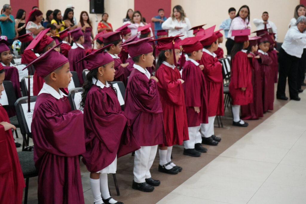 Gradúan 100 niños de Centros de Asistencia Infantil Comunitaria del DIF Nuevo Laredo