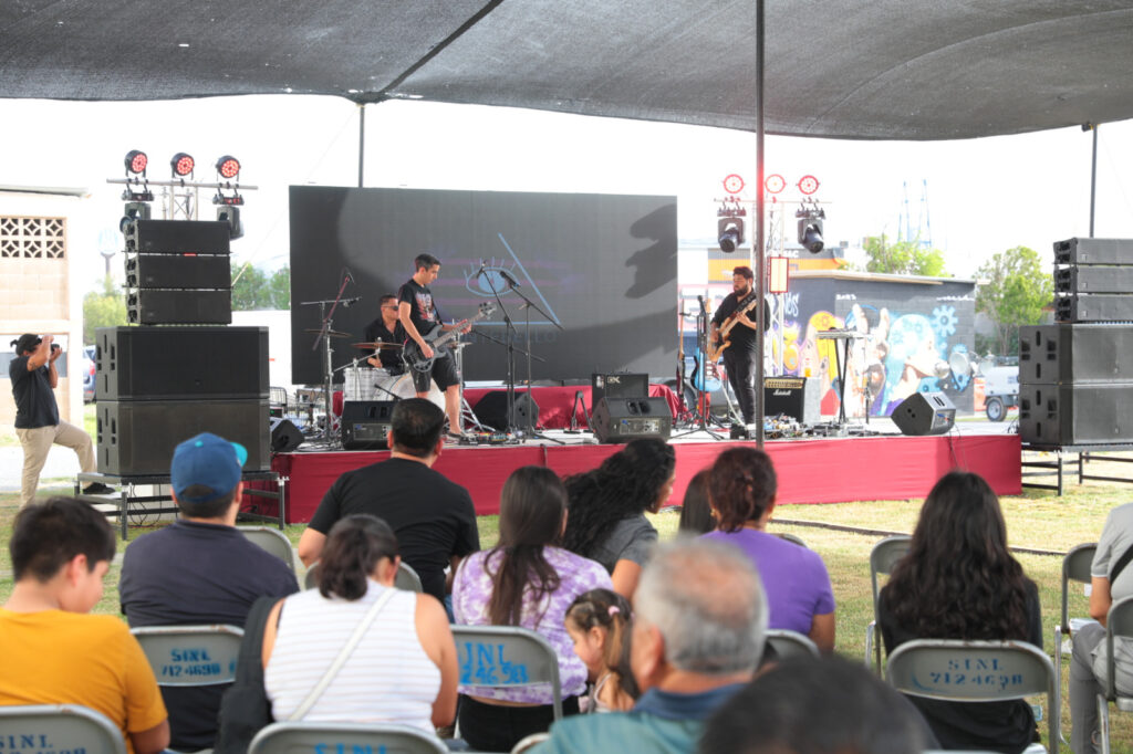 Viven familias de Nuevo Laredo festival “Rock n' Rieles”