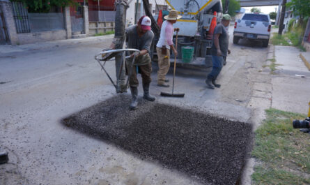 Atiende Servicios Públicos Primarios bacheo en Nuevo Laredo