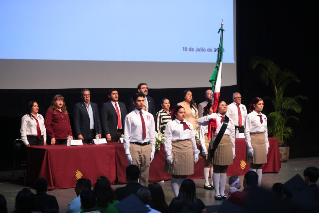 Más de 240 estudiantes egresan de la Preparatoria Municipal “Elena Poniatowska”