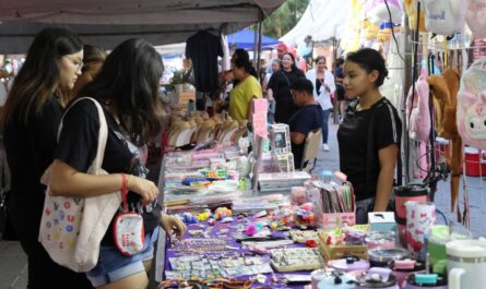 Disfrutan familias de Nuevo Laredo Bazar UNE edición Summer