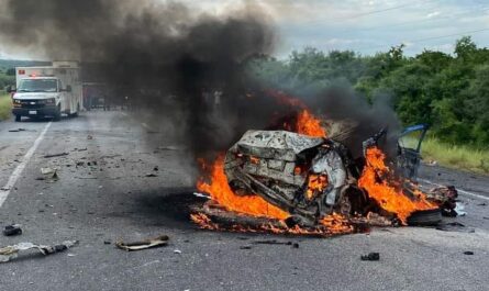 Carambola en Victoria-Matamoros deja tres muertos y vehículo incendiado