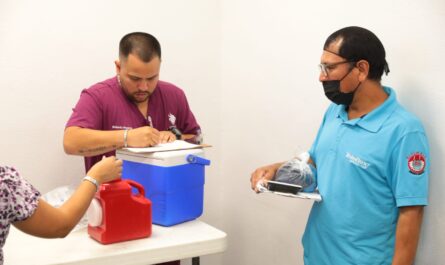 Lleva Gobierno de Nuevo Laredo campaña de salud a maquiladora Teleflex