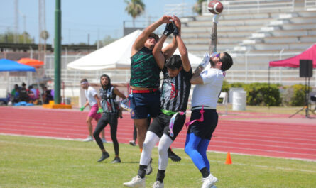 Viven deportistas primer torneo de flag football “Laredo Bowl 2024”